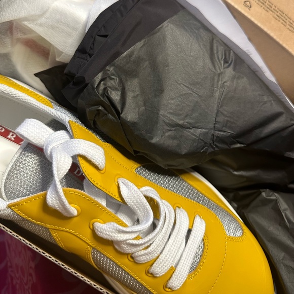 Brand brand new never wear  send me a offer i have receipts - Picture 1 of 5